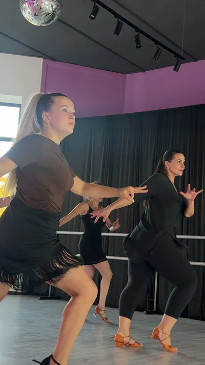 Заняття групи «Леді Латина» у студії Dance Style VDN