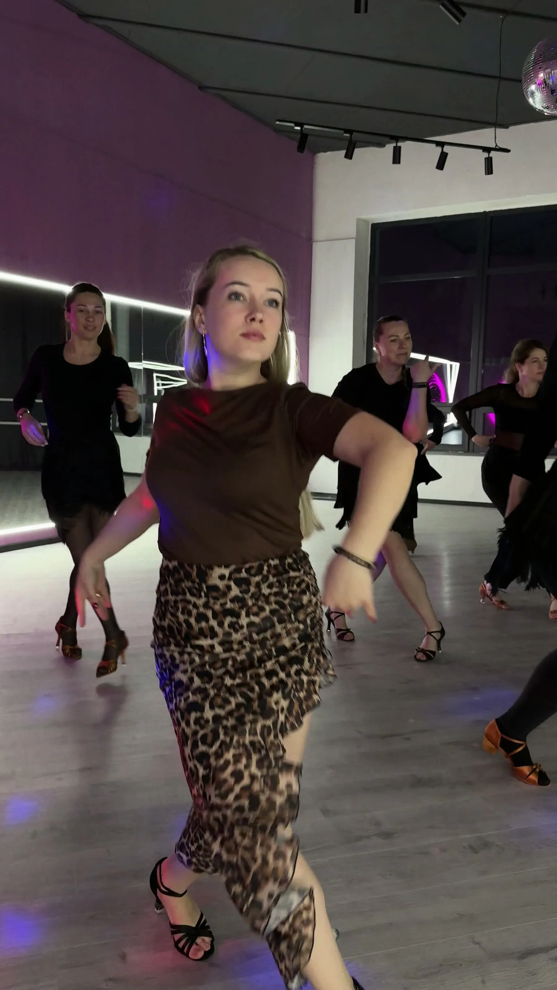 Група «Леді Латина» студії Dance Style VDN
